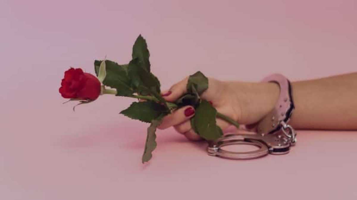 O que é BDSM: o que significa e como iniciar nessa prática sexual [GUIA]