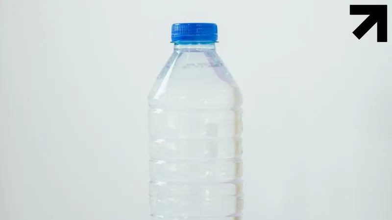 garrafa de plástico usada em bomba peniana caseira