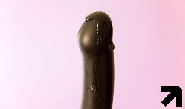 pênis de chocolate escorrendo