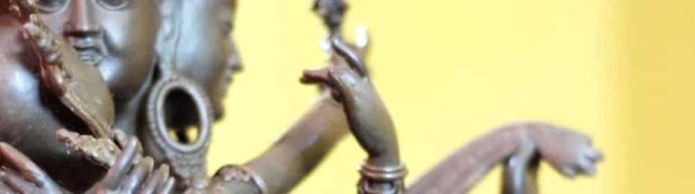 O tantrismo pode estar relacionado tanto ao budismo como ao hinduísmo